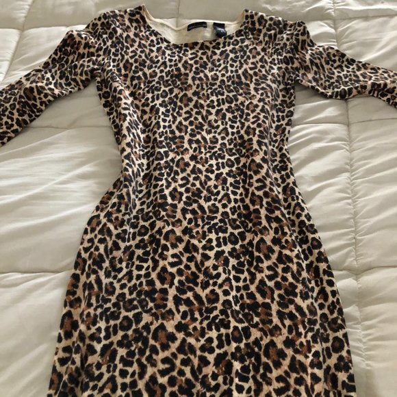 Moda Dresses & Skirts - Leopard print dress